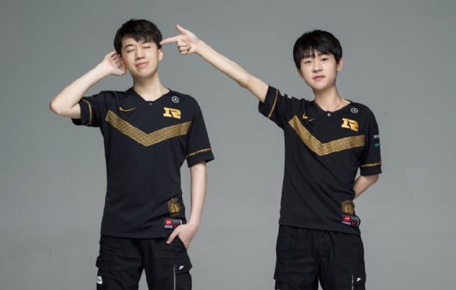 后盾