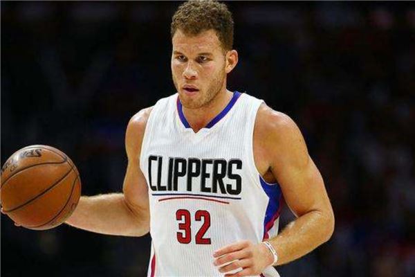 女队在训练 女队在训练