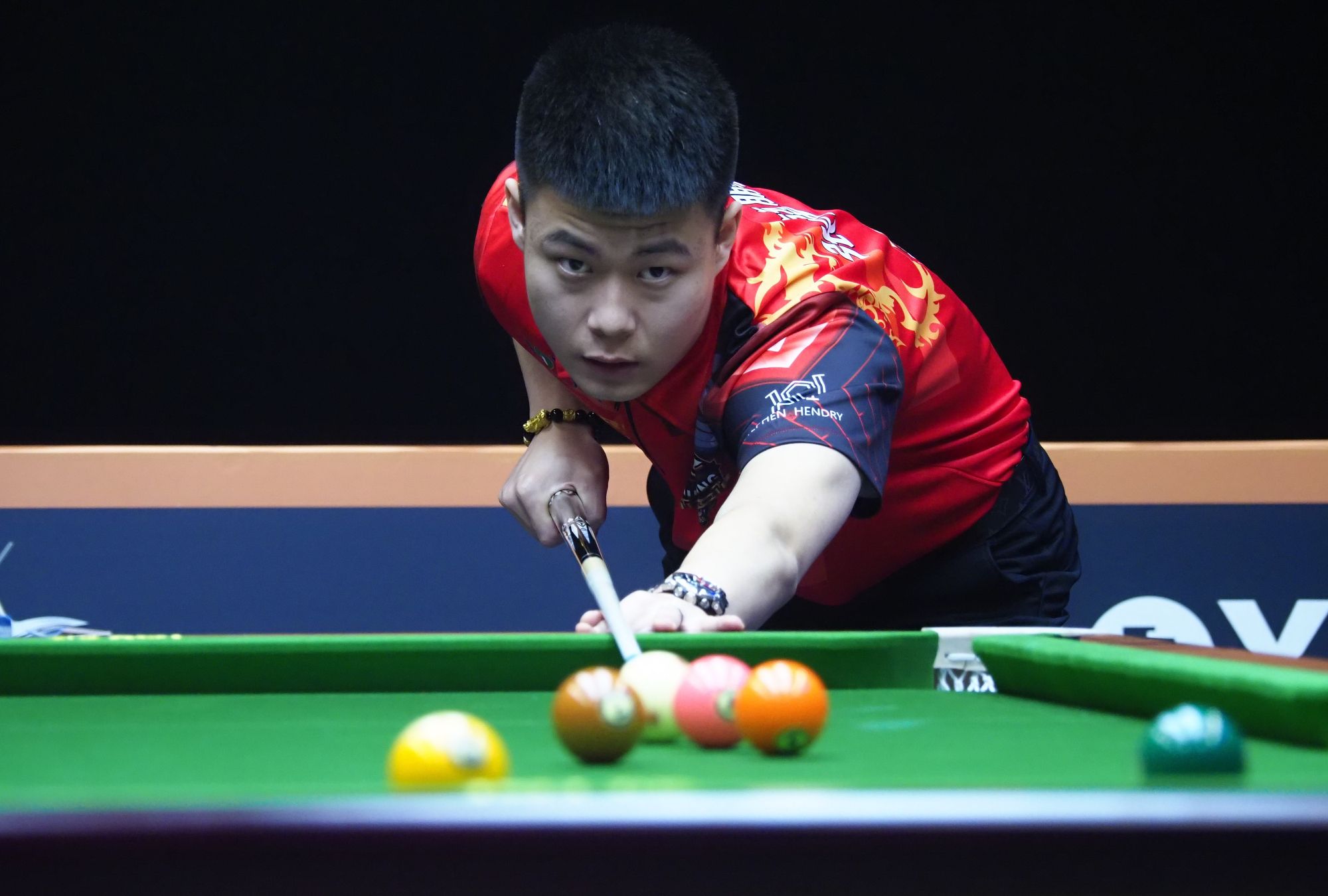 间点燃了场 间点燃了场